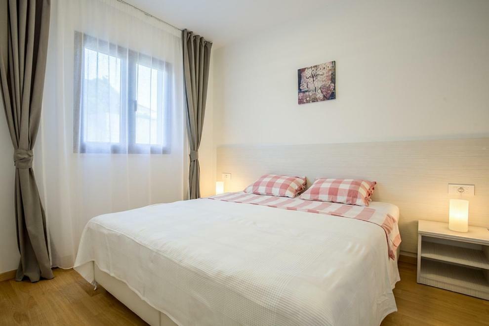 Apartments Jelena Ražanj エクステリア 写真